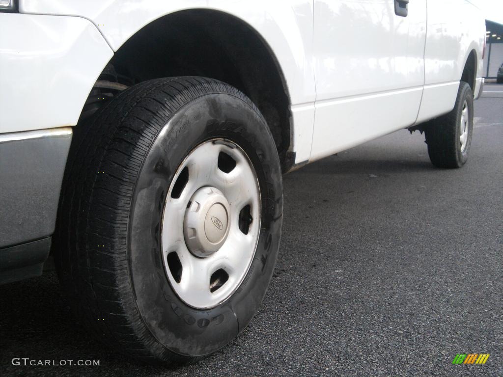 2004 F150 XLT Regular Cab 4x4 - Oxford White / Dark Flint photo #3