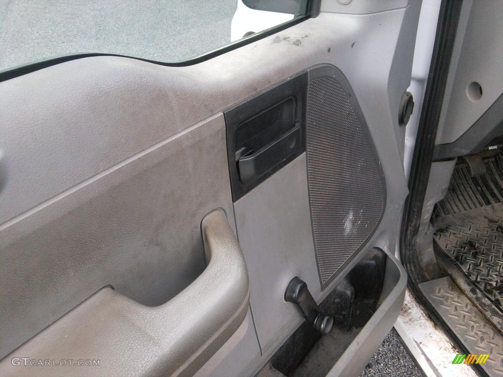 2004 F150 XLT Regular Cab 4x4 - Oxford White / Dark Flint photo #8
