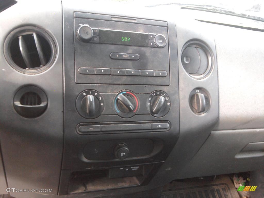 2004 F150 XLT Regular Cab 4x4 - Oxford White / Dark Flint photo #10