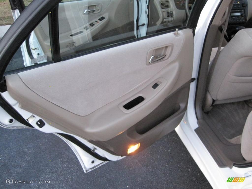 2002 Accord EX Sedan - Taffeta White / Ivory photo #14
