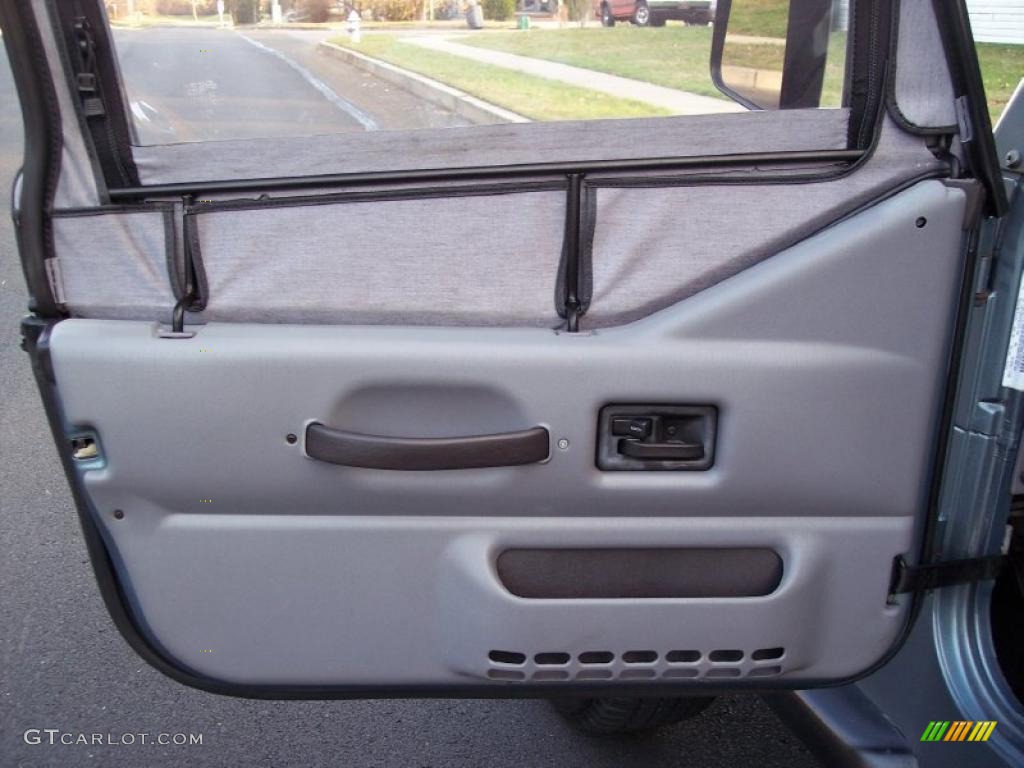 1997 Jeep Wrangler Sport 4x4 Gray Door Panel Photo #40966992