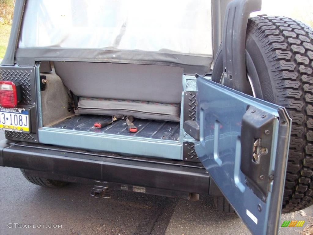 1997 Jeep Wrangler Sport 4x4 Trunk Photo #40967252