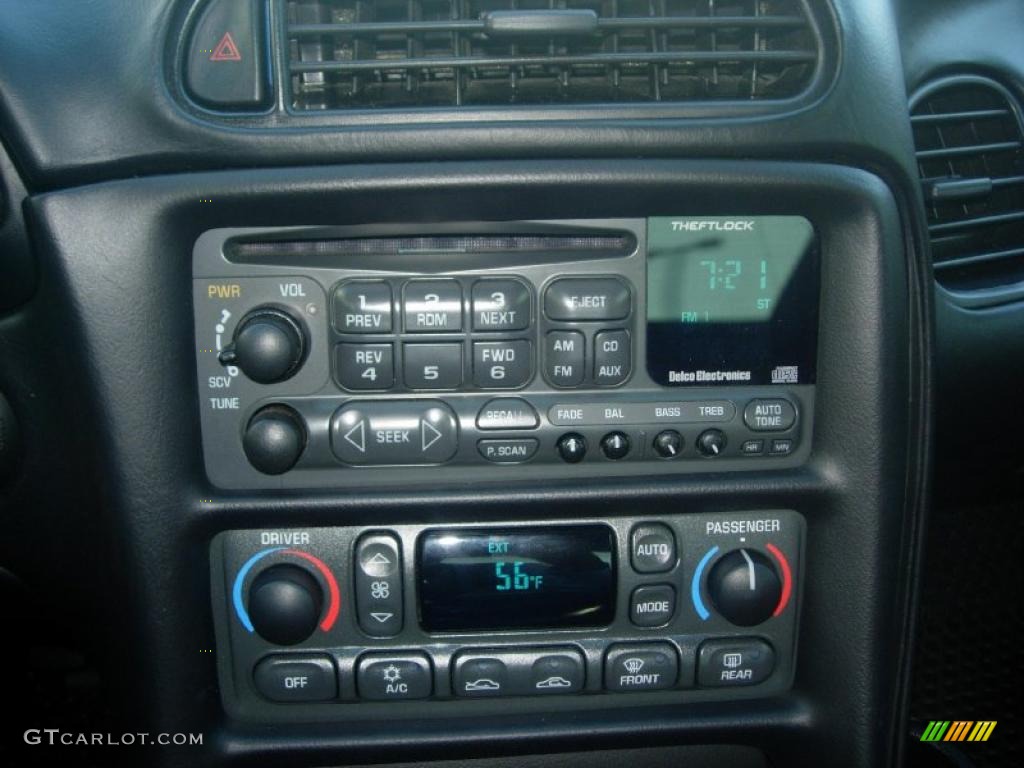 2001 Chevrolet Corvette Coupe Controls Photo #40967696
