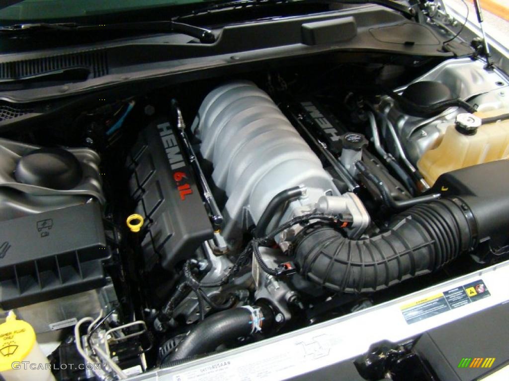 2006 Dodge Charger SRT-8 6.1 Liter SRT HEMI OHV 16-Valve V8 Engine Photo #40968580