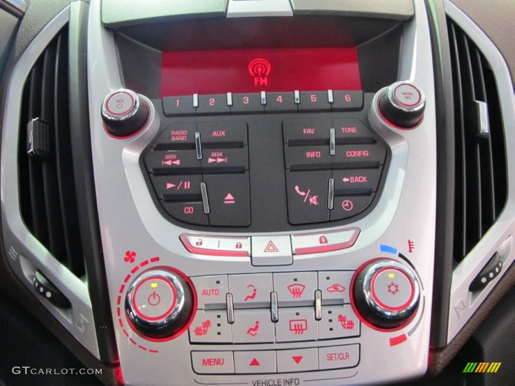 2011 GMC Terrain SLT Controls Photo #40971488