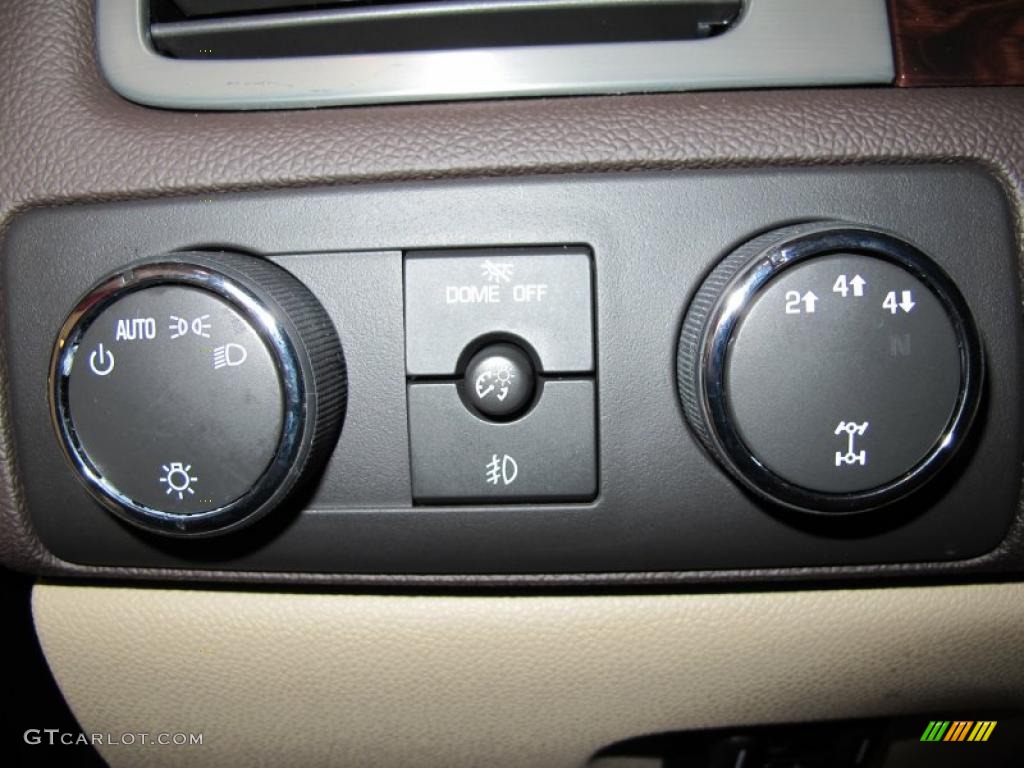 2011 GMC Sierra 2500HD Denali Crew Cab 4x4 Controls Photo #40971776