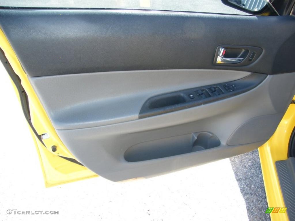 2003 MAZDA6 i Sedan - Speed Yellow / Gray photo #15