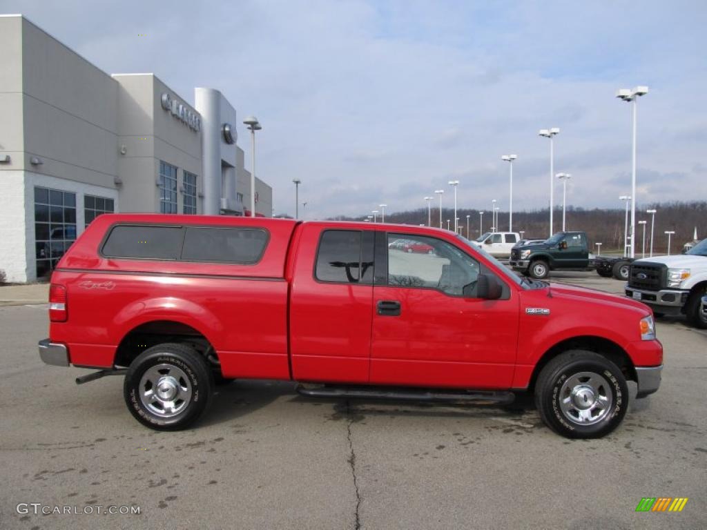 2004 F150 XLT SuperCab 4x4 - Bright Red / Black/Medium Flint photo #2