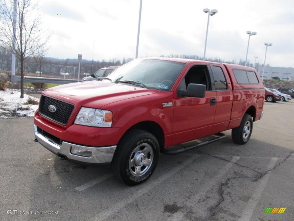 2004 F150 XLT SuperCab 4x4 - Bright Red / Black/Medium Flint photo #4