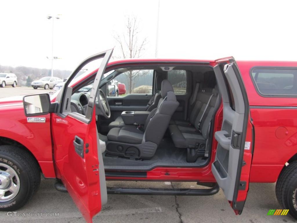 2004 F150 XLT SuperCab 4x4 - Bright Red / Black/Medium Flint photo #13