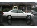 2001 Super White Toyota Camry LE  photo #7