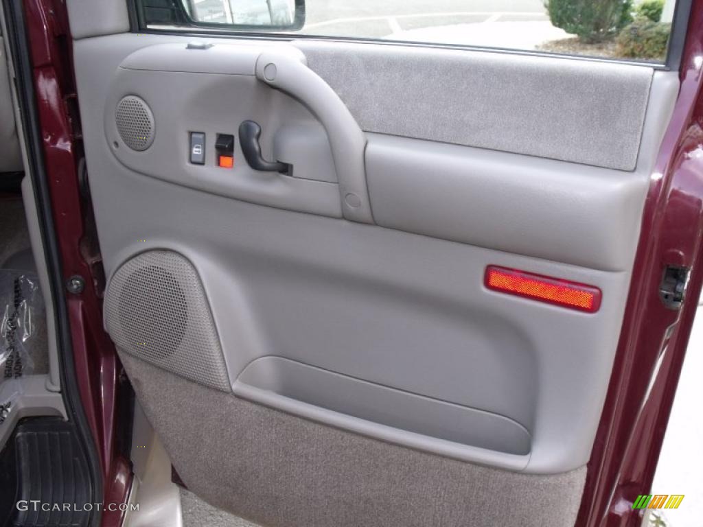 2005 Astro LT AWD Passenger Van - Dark Carmine Red Metallic / Neutral photo #15