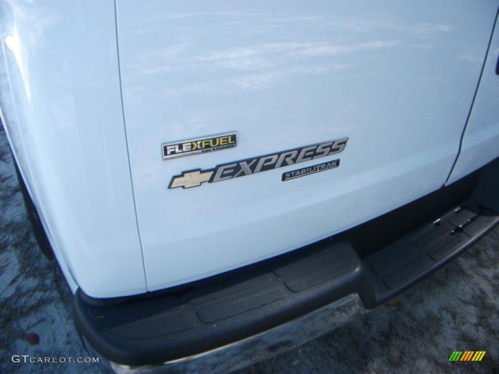 2010 Chevrolet Express LT 3500 Extended Passenger Van Marks and Logos Photo #40979536