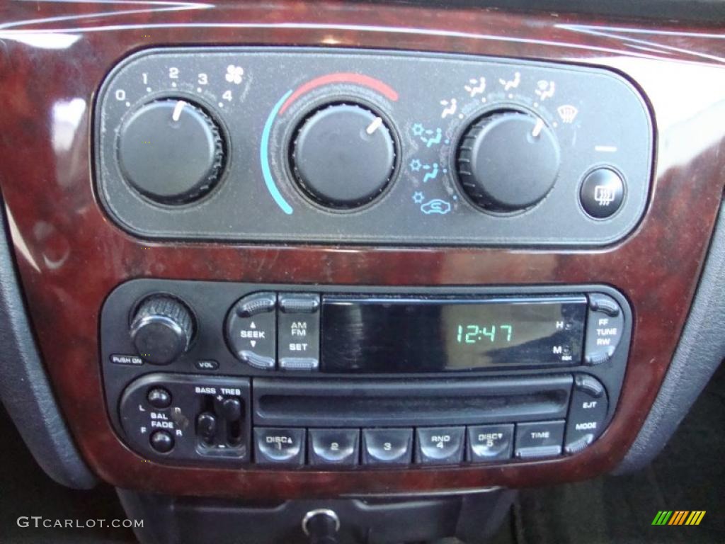 2002 Chrysler Sebring LX Sedan Controls Photo #40979737