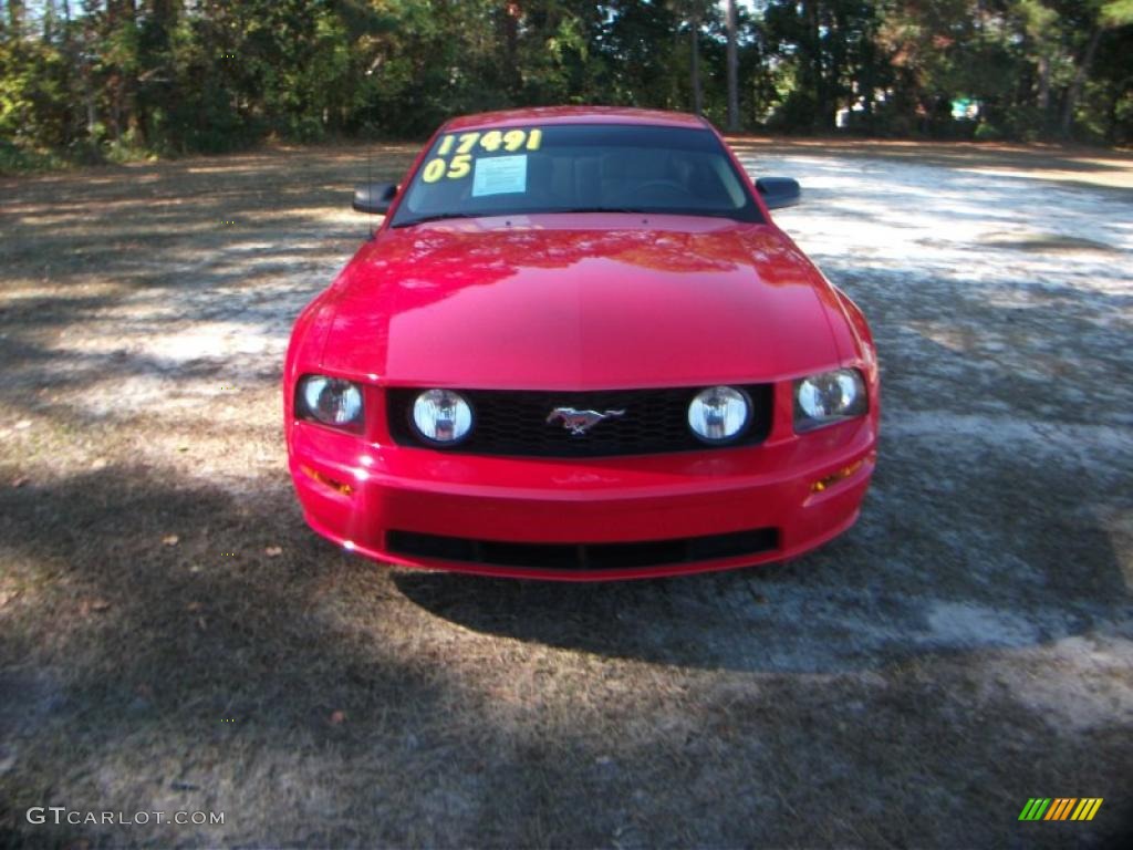 2005 Mustang GT Deluxe Coupe - Torch Red / Medium Parchment photo #18