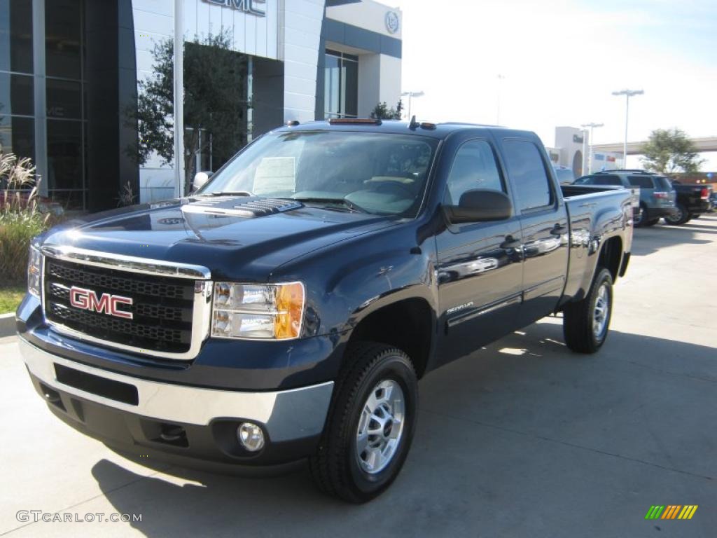 Midnight Blue Metallic GMC Sierra 2500HD