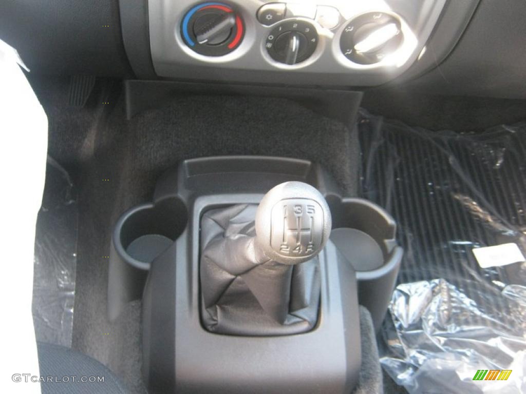2011 GMC Canyon Regular Cab Transmission Photos