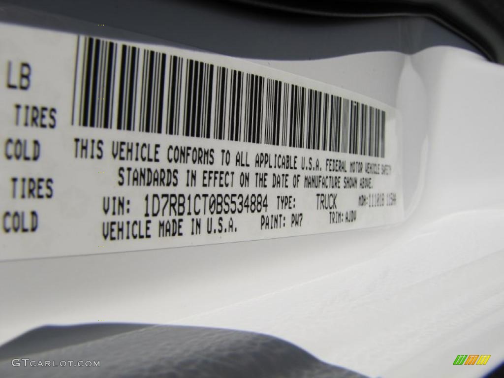 2011 Ram 1500 Laramie Crew Cab - Bright White / Dark Slate Gray photo #14