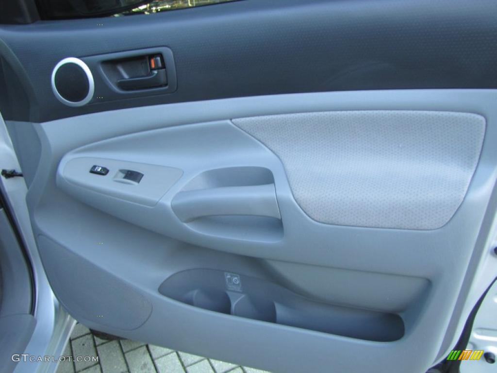 2006 Toyota Tacoma V6 PreRunner Access Cab Graphite Gray Door Panel Photo #40984133