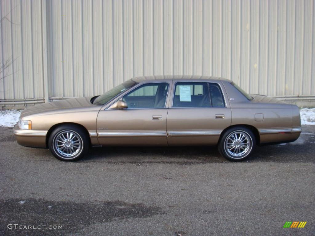 1998 DeVille Sedan - Light Driftwood Metallic / Camel photo #3
