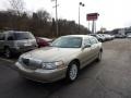 2004 Pueblo Gold Metallic Lincoln Town Car Signature  photo #1