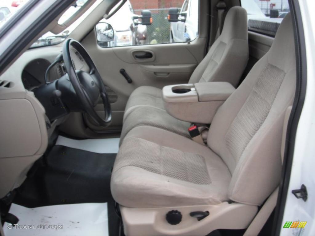 Medium Parchment Interior 2002 Ford F150 XLT Regular Cab Photo #40988477