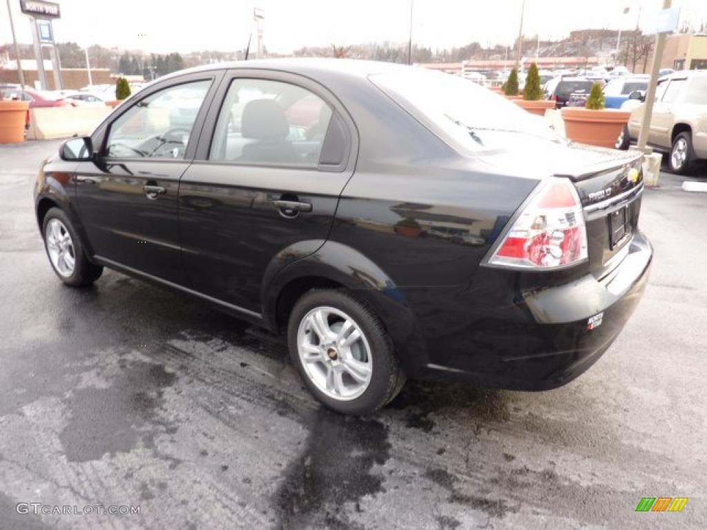 2010 Aveo LT Sedan - Black Granite / Charcoal photo #5