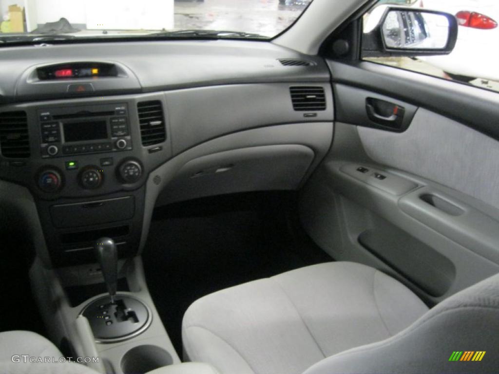 2010 Optima LX - Bright Silver / Gray photo #21