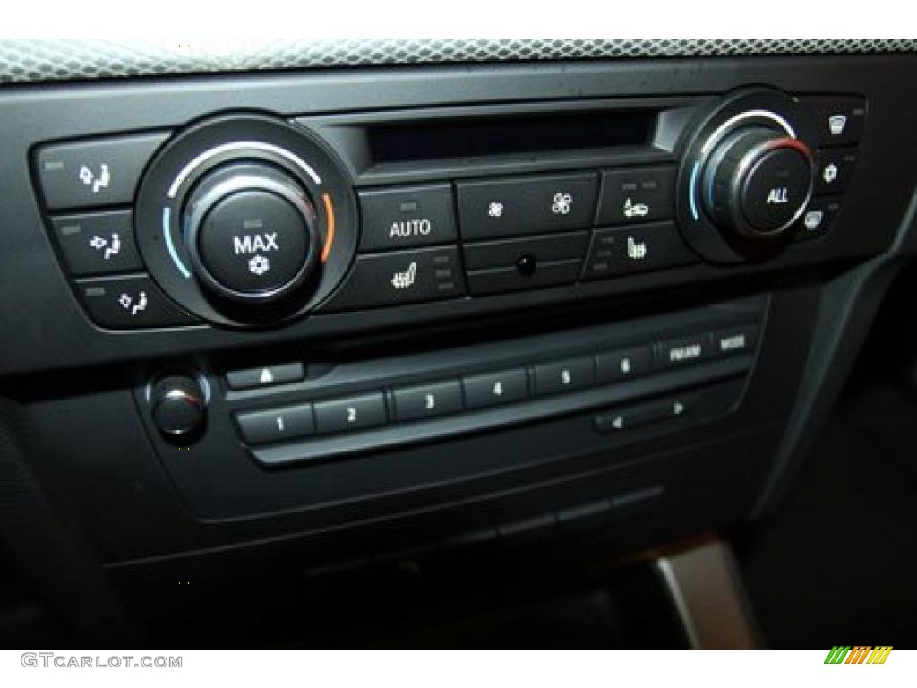 2011 BMW 3 Series 335is Convertible Controls Photo #40993185
