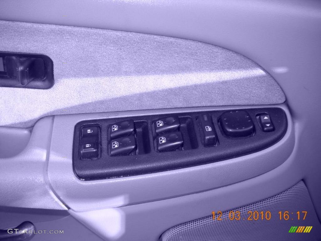 2003 Silverado 2500HD LS Crew Cab 4x4 - Light Pewter Metallic / Tan photo #34