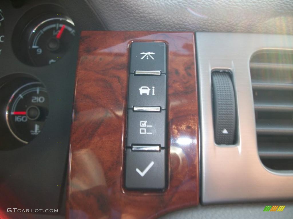 2011 Chevrolet Suburban 2500 LT 4x4 Controls Photo #40997778