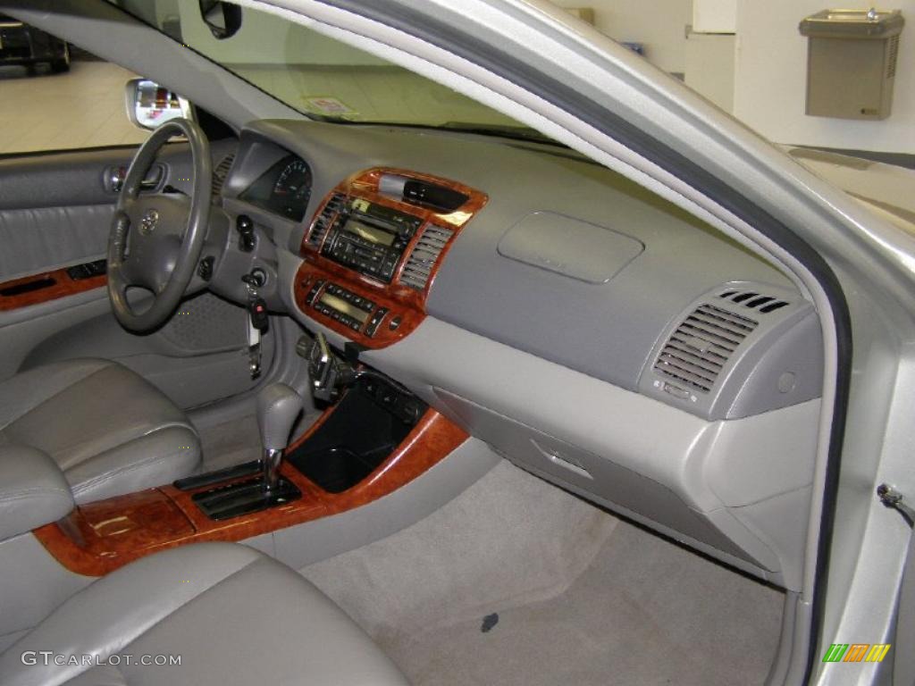 Stone Interior 2004 Toyota Camry XLE V6 Photo #40998670