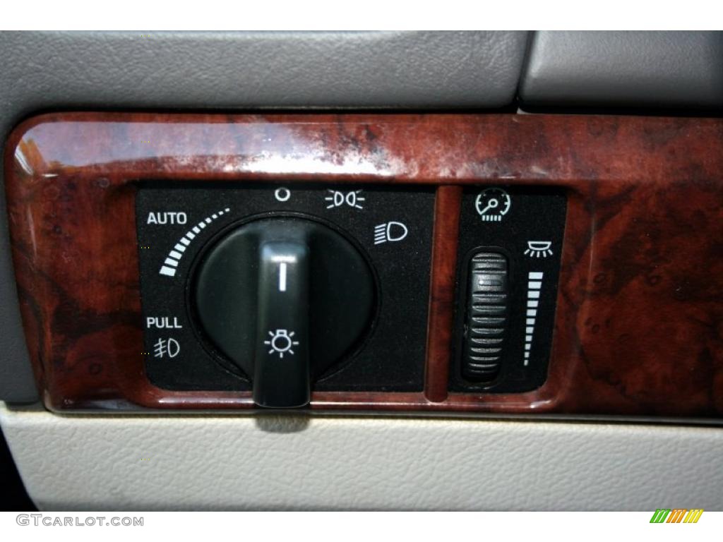 2002 Lincoln LS V6 Controls Photo #41001634