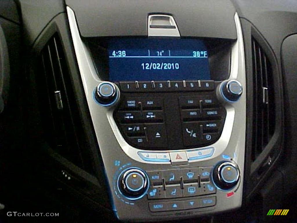 2011 Chevrolet Equinox LTZ Controls Photo #41006598