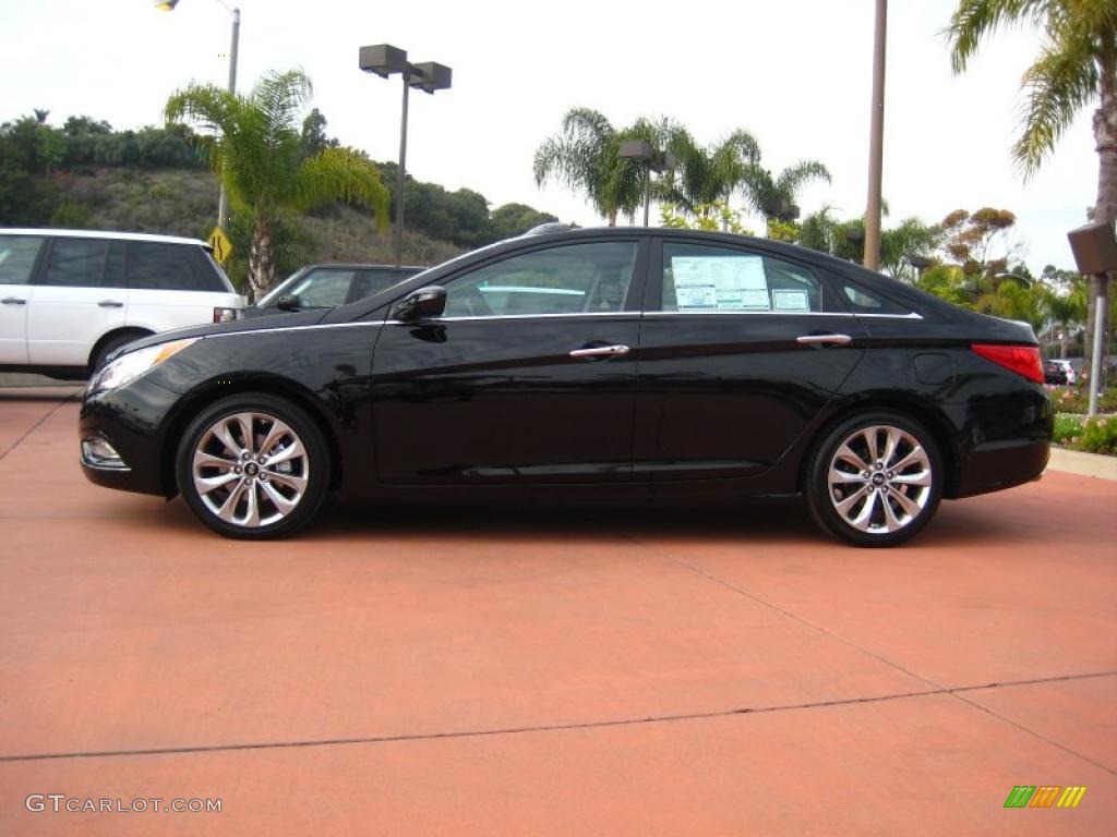 2011 Sonata SE - Midnight Black / Black photo #2