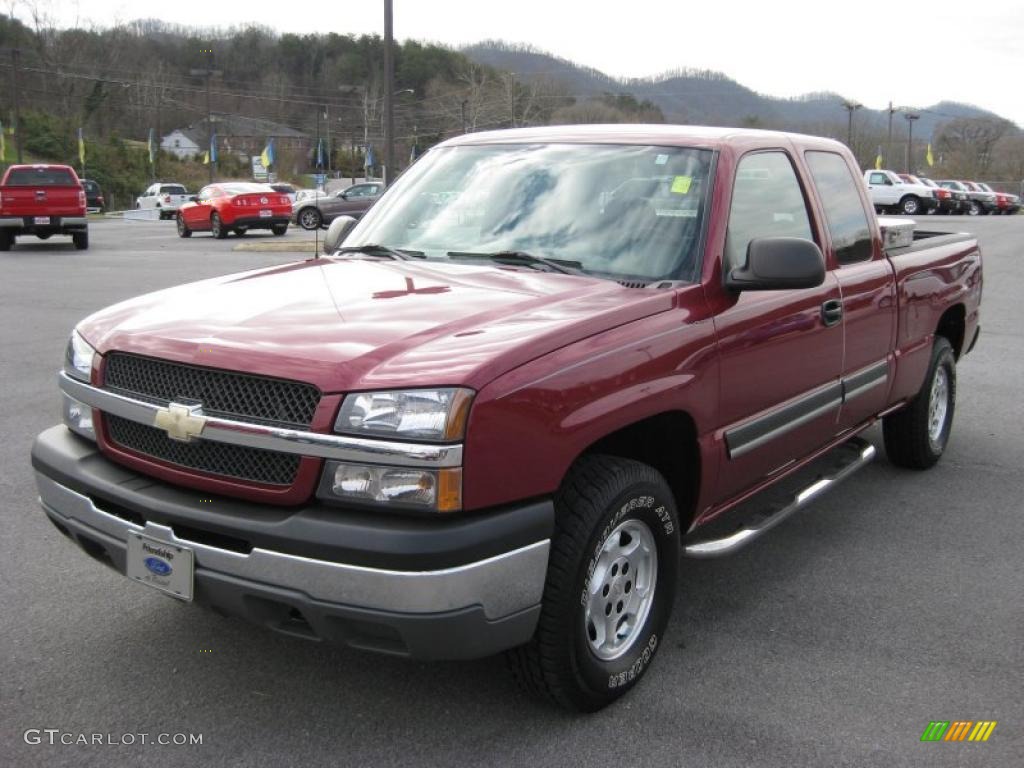 2004 Silverado 1500 LS Extended Cab 4x4 - Sport Red Metallic / Medium Gray photo #2