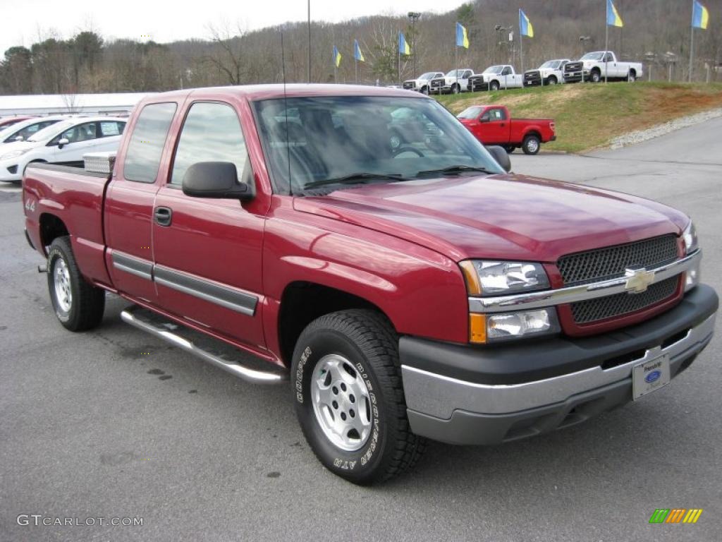 2004 Silverado 1500 LS Extended Cab 4x4 - Sport Red Metallic / Medium Gray photo #4