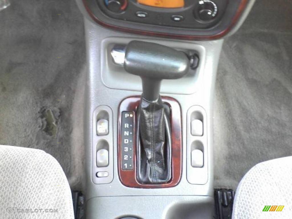 2002 Saturn L Series L300 Sedan 4 Speed Automatic Transmission Photo #41012966