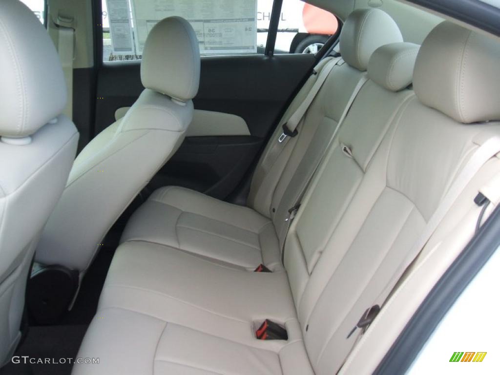 Cocoa/Light Neutral Leather Interior 2011 Chevrolet Cruze LTZ Photo #41015747