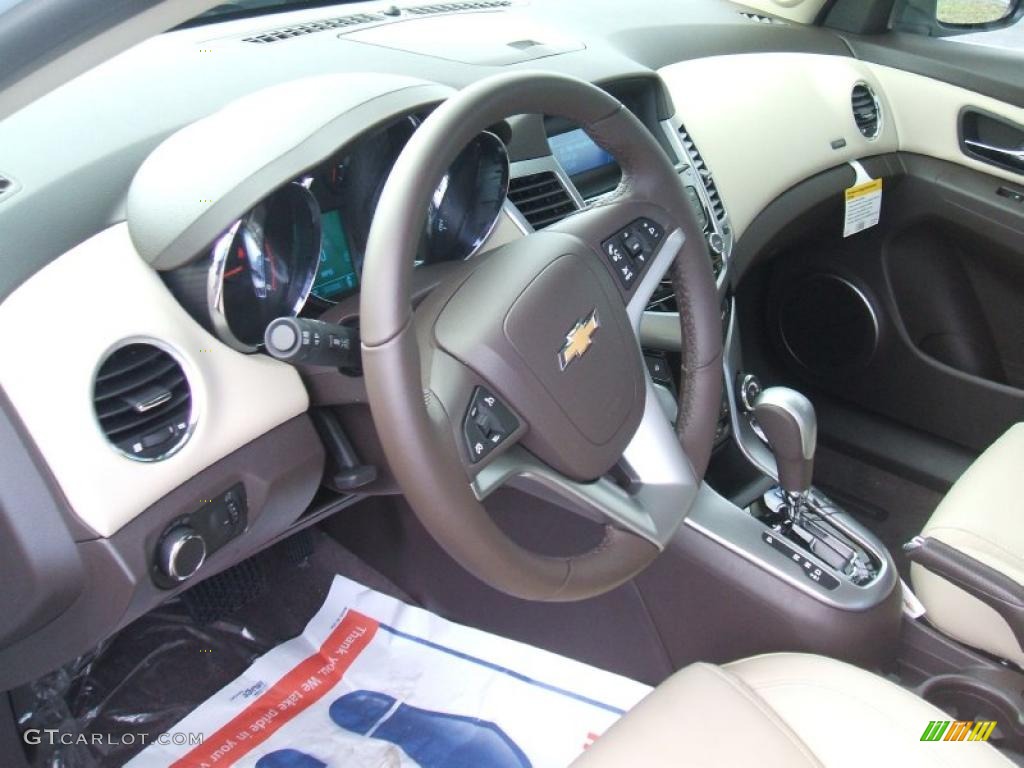 Cocoa/Light Neutral Leather Interior 2011 Chevrolet Cruze LTZ Photo #41015771