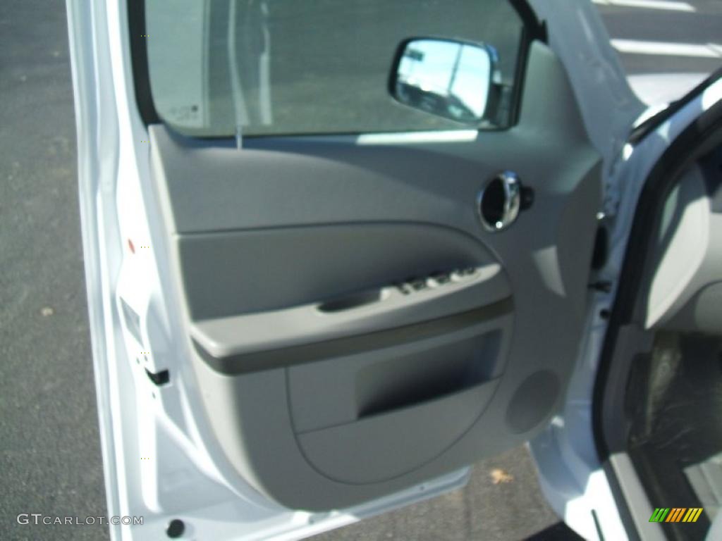 2011 HHR LT - Arctic Ice White / Gray photo #9