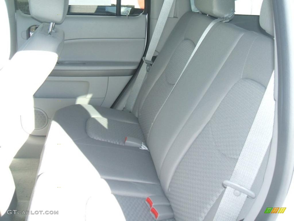 2011 HHR LT - Arctic Ice White / Gray photo #12