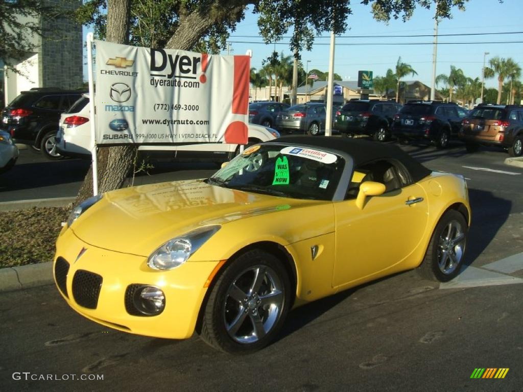 2008 Solstice GXP Roadster - Mean Yellow / Ebony photo #1