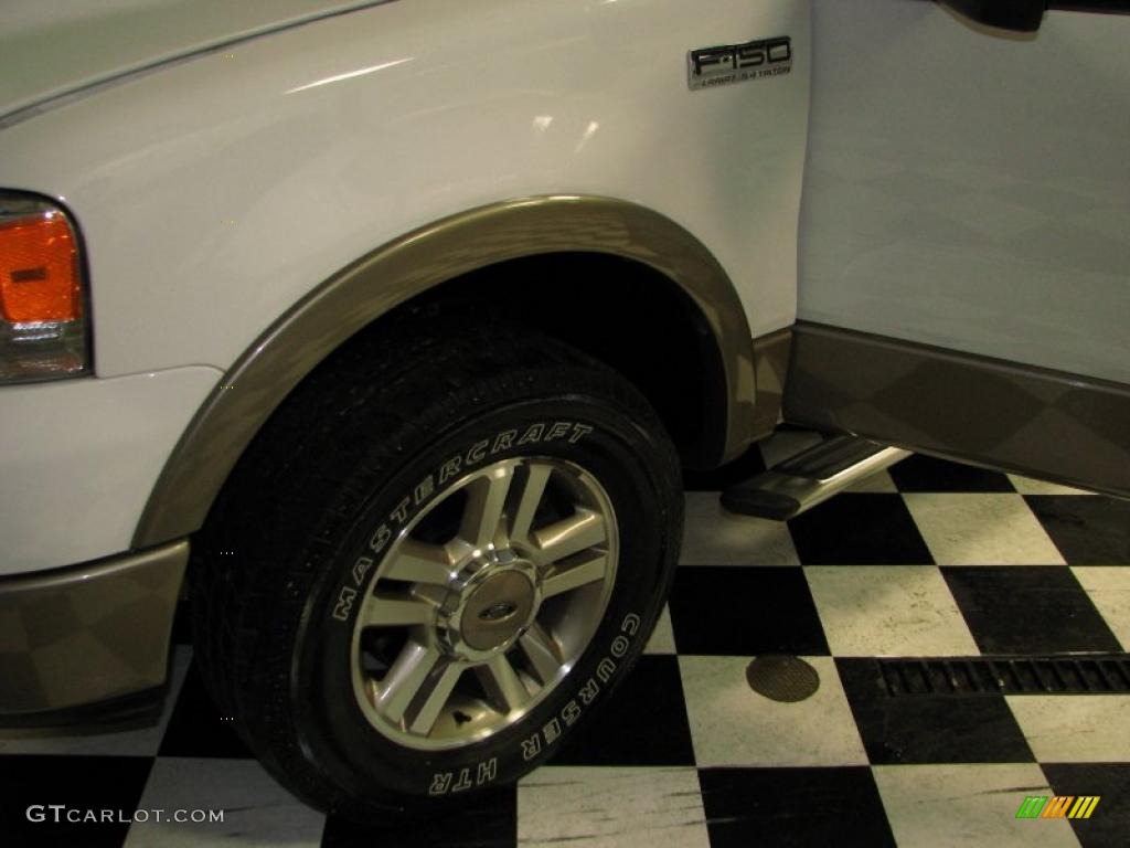 2005 F150 XLT SuperCrew 4x4 - Oxford White / Tan photo #22