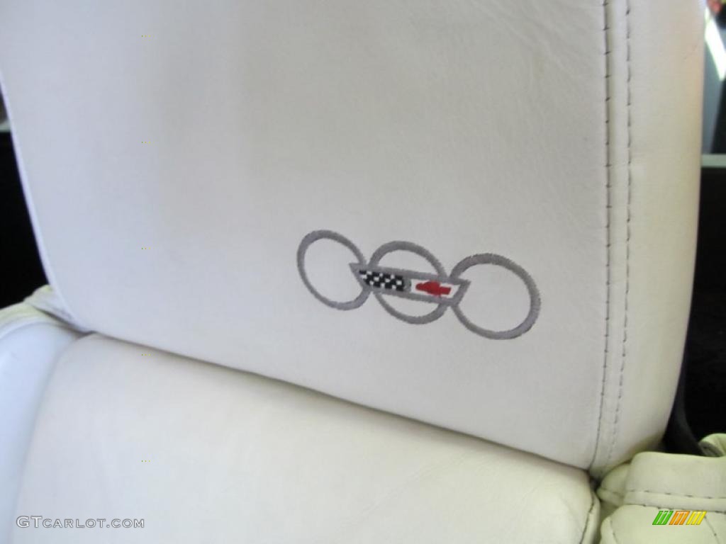 1988 Chevrolet Corvette 35th Anniversary Coupe Marks and Logos Photo #41019555