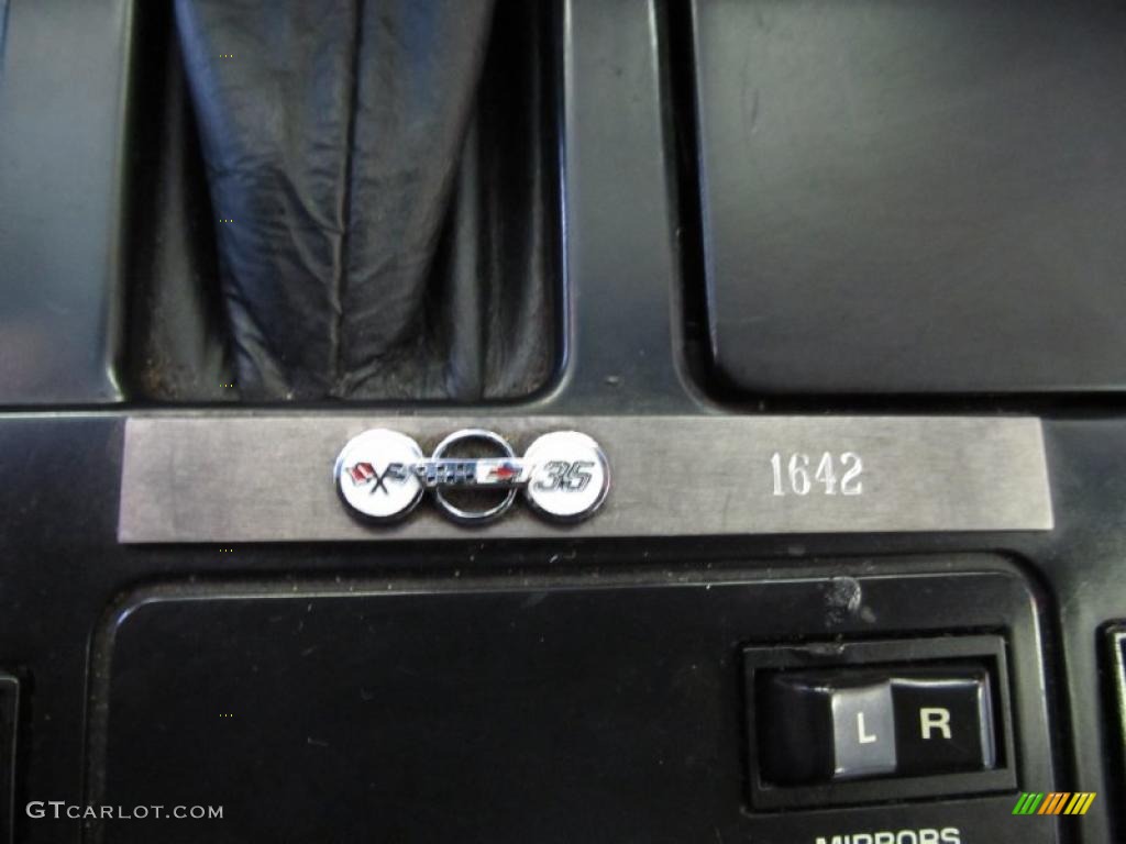 1988 Chevrolet Corvette 35th Anniversary Coupe Marks and Logos Photos