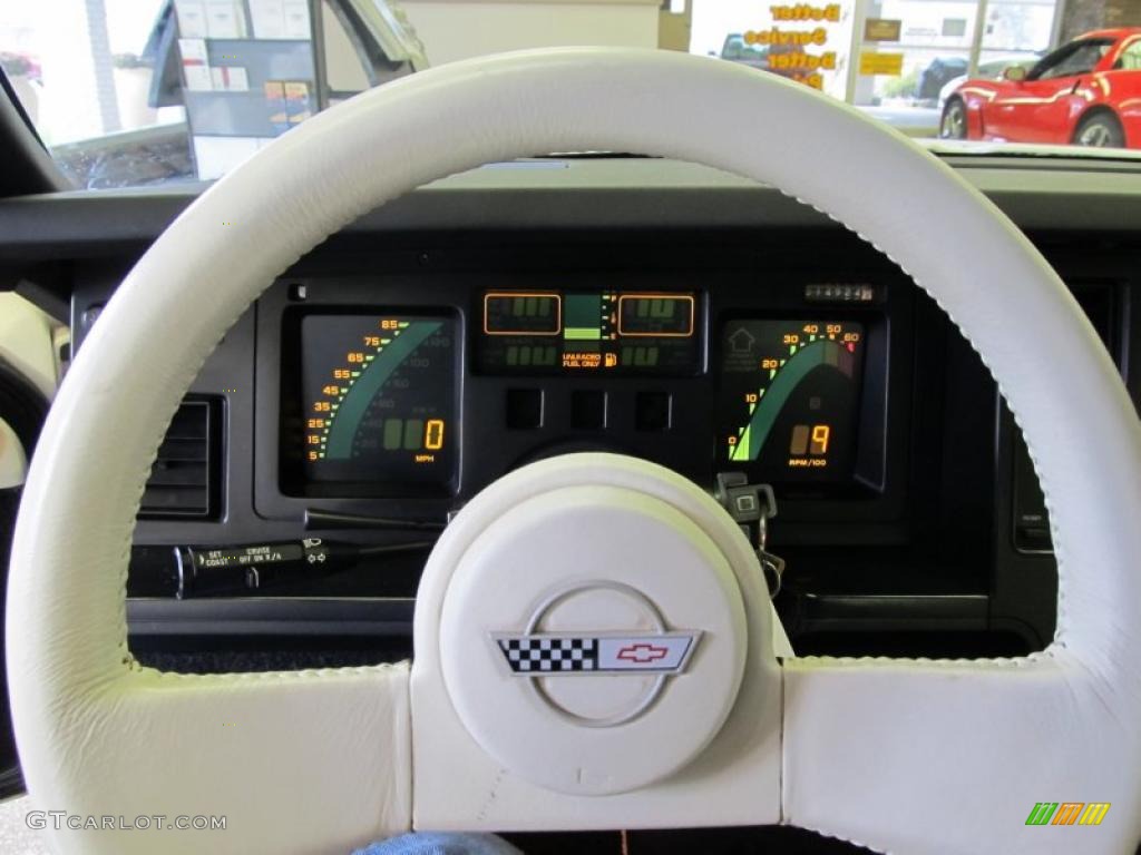 1988 Chevrolet Corvette 35th Anniversary Coupe Gauges Photo #41019639