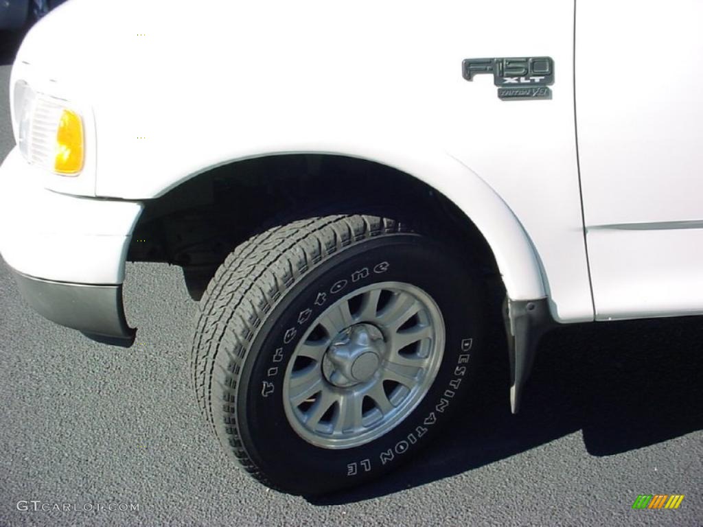 2002 F150 XLT Regular Cab 4x4 - Oxford White / Medium Graphite photo #30