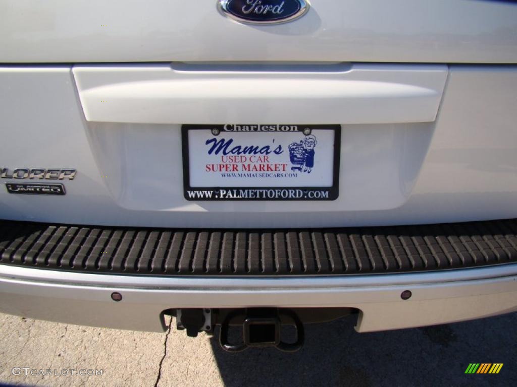 2002 Explorer Limited 4x4 - White Pearl / Midnight Grey photo #39