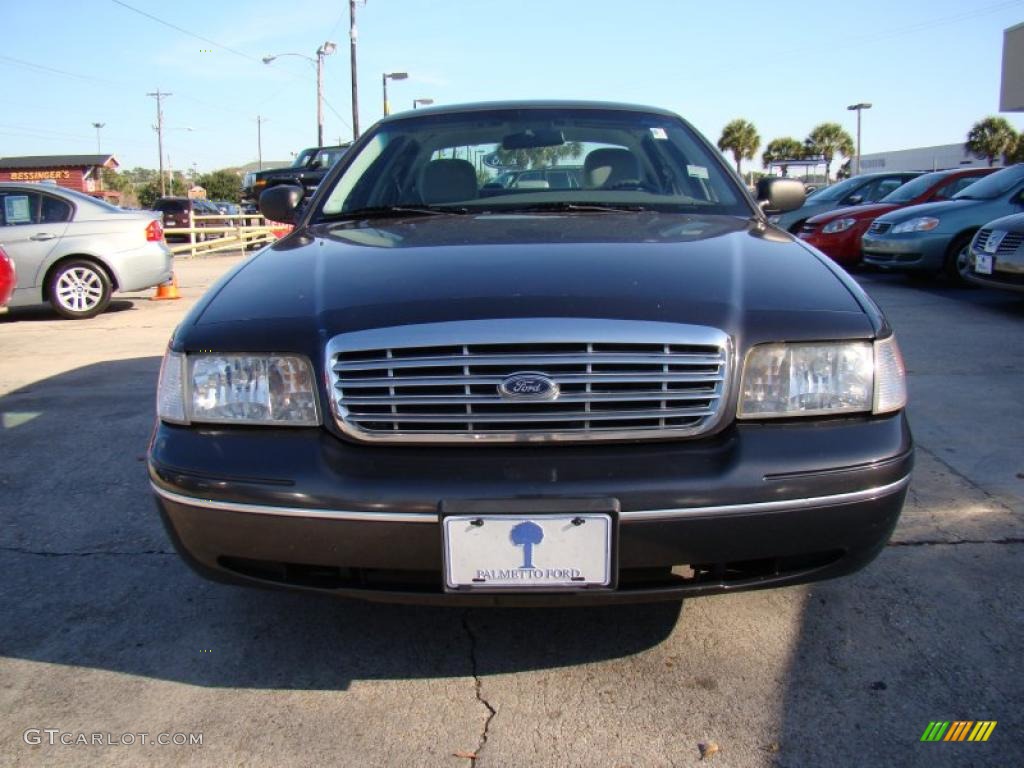 2004 Crown Victoria LX - Midnight Grey Metallic / Light Flint photo #3